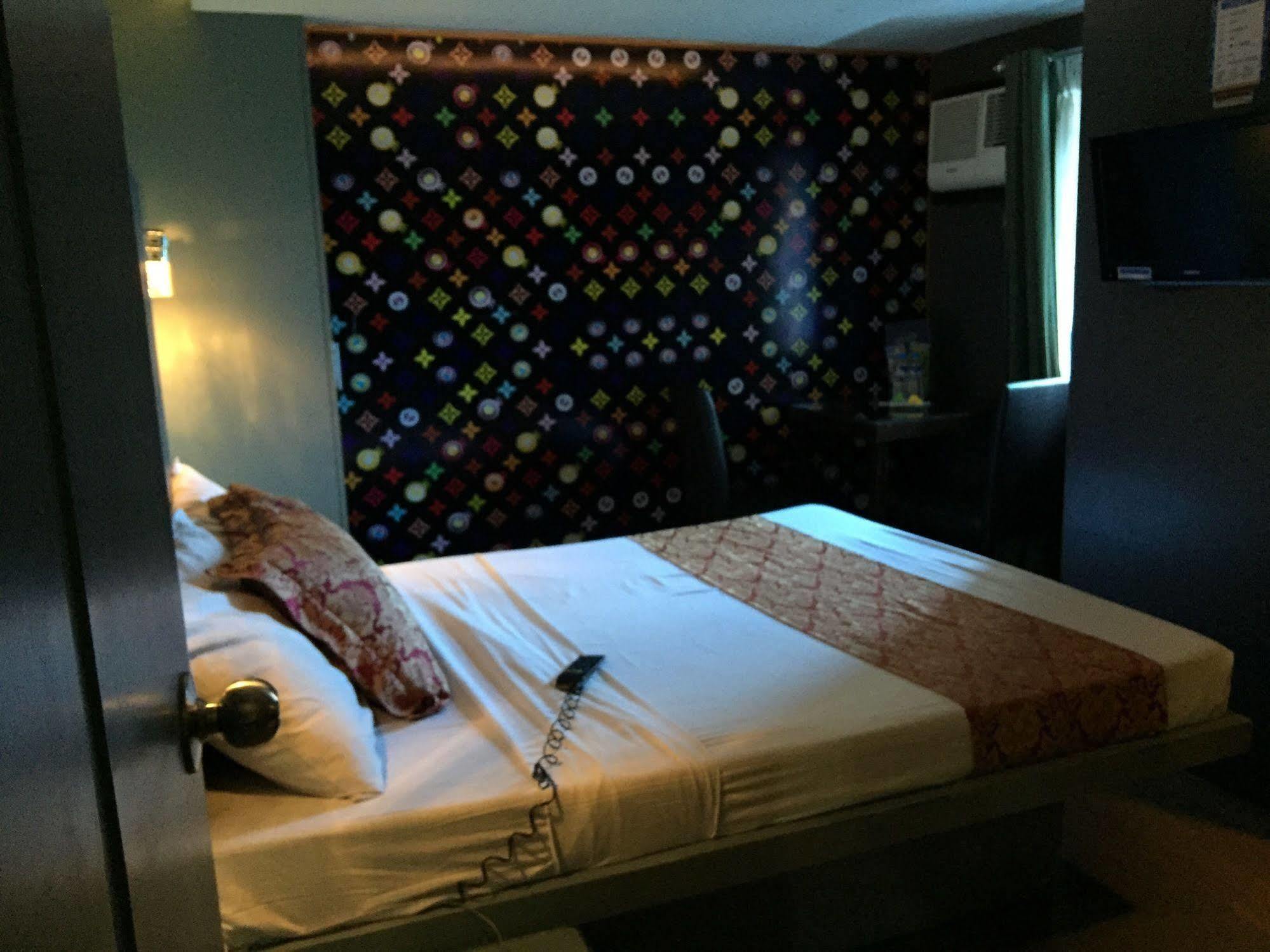 Icon Hotel Manilla Buitenkant foto