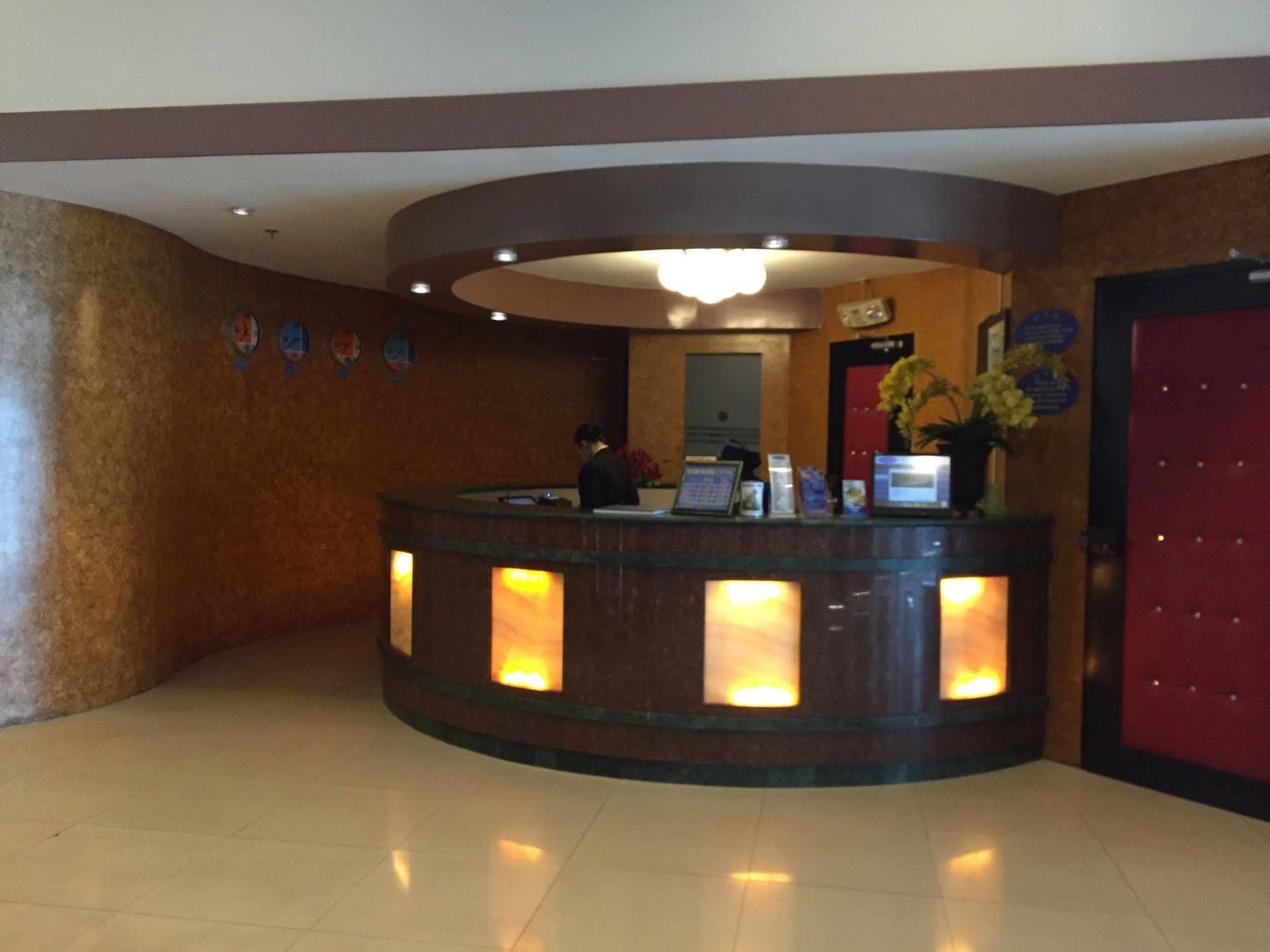 Icon Hotel Manilla Buitenkant foto