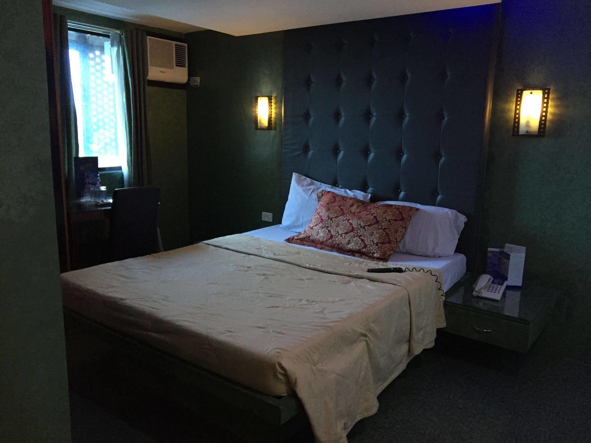 Icon Hotel Manilla Buitenkant foto